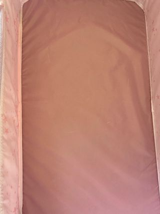 Minicuna colecho rosa con ajuste de altura