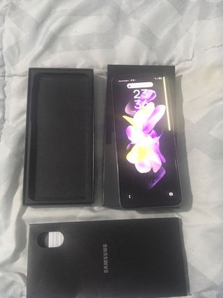Samsung Z Flip 4 Morado