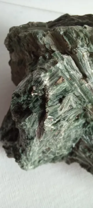 Actinolite cristallizzata gr 544