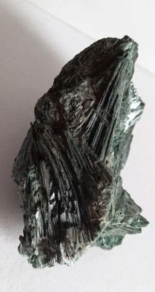 Actinolite cristallizzata gr 544
