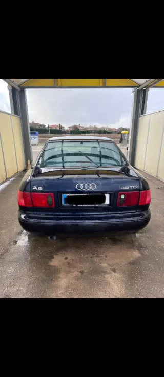 Audi A8 1999