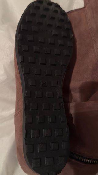 Stivali alti in camoscio marrone