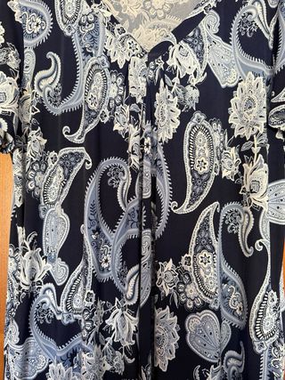 Vestido estampado azul y blanco