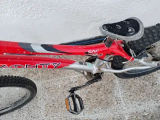 Bicicleta Monty 218 Kamel Trial Roja