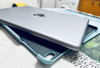 iPad 6ª Gen 128GB Plata + Caja Original