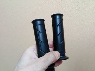 puños y caña gas suzuki gsxr 1000 k5 k6 despiece