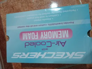 Tenis Skechers Negro y Dorado