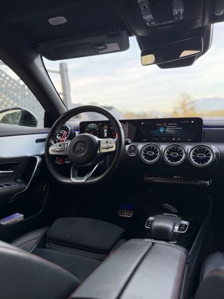 Mercedes-Benz CLA 200 AMG 2022