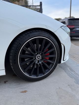 Mercedes-Benz CLA 200 AMG 2022