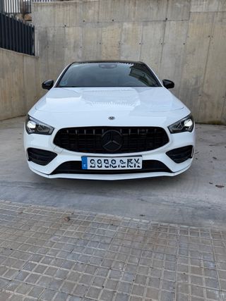 Mercedes-Benz CLA 200 AMG 2022