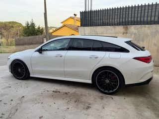 Mercedes-Benz CLA 200 AMG 2022