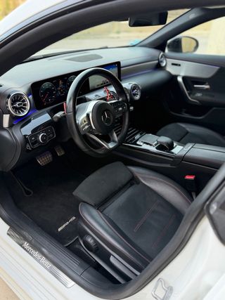 Mercedes-Benz CLA 200 AMG 2022