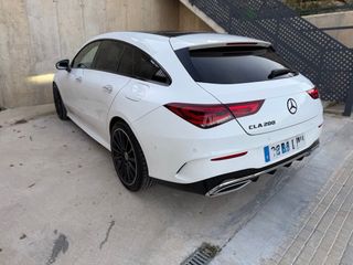 Mercedes-Benz CLA 200 AMG 2022