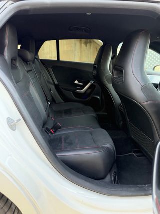 Mercedes-Benz CLA 200 AMG 2022