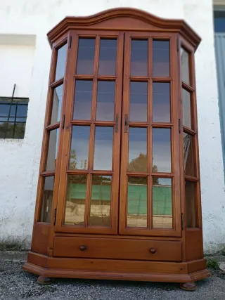 Vetrina in legno di pino