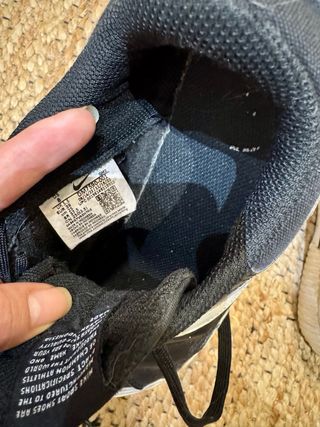 Zapatillas Nike Negras y Blancas