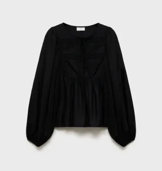 Blusa negra abombada