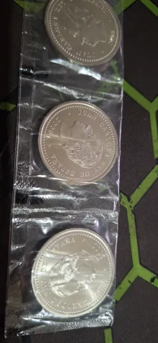 3 monedas de 2000 Pesetas Carlos V 1999
