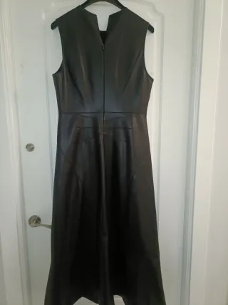 Vestido polipiel negro sin mangas