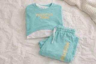 Conjunto deportivo Positive Vibes