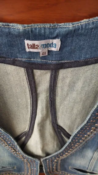 Chaleco vaquero Talla Moda con tachuelas