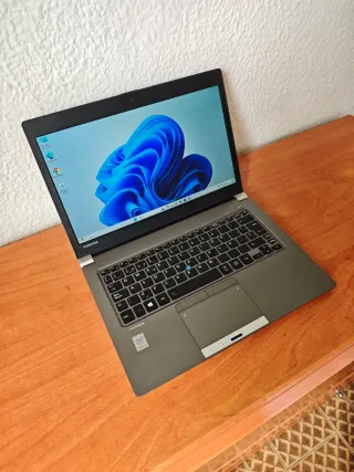 Portátil Toshiba i5 FHD 12GB RAM 256GB SSD