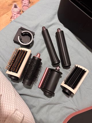 Dyson Airwrap Rosa y Beige