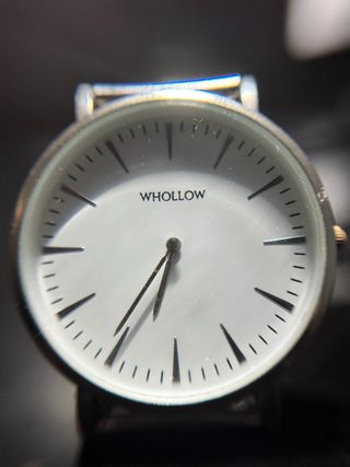 Reloj Whollow Clásico Plata y Blanco