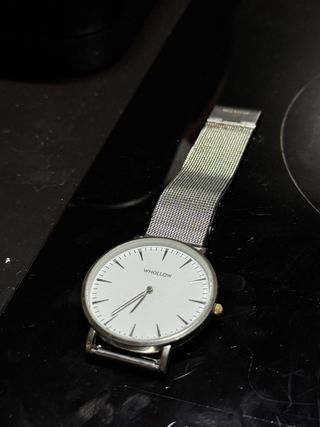Reloj Whollow Clásico Plata y Blanco
