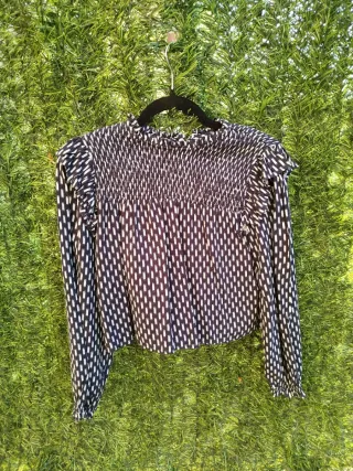 Blusa estampada azul y blanca