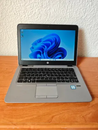 Portátil HP i5 FHD 12GB RAM 256GB SSD