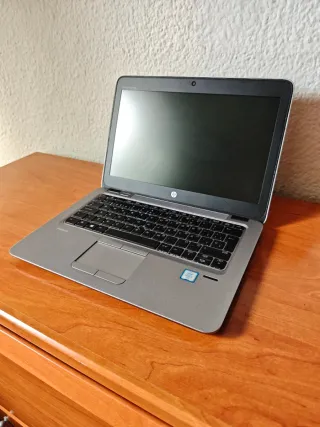 Portátil HP i5 FHD 12GB RAM 256GB SSD