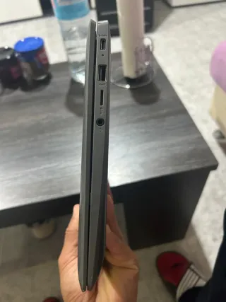 Portátil Acer Gris.  Son 10 portátiles