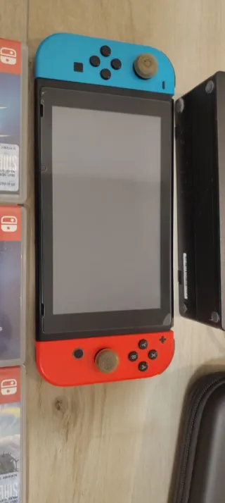 Nintendo Switch con 4 giochi