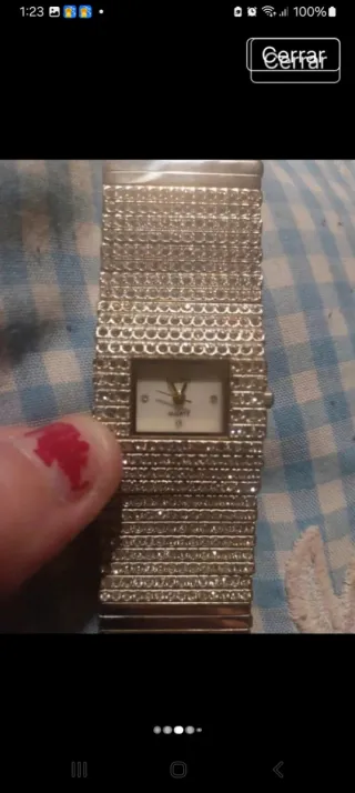 Reloj de pulsera con brillantes