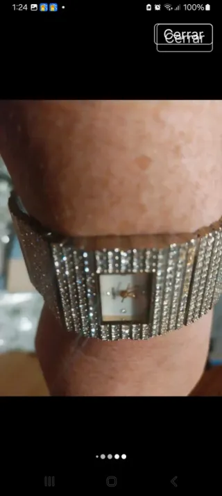 Reloj de pulsera con brillantes