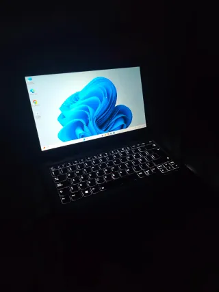 Portátil Dell i5 12GB RAM 256GB SSD FHD