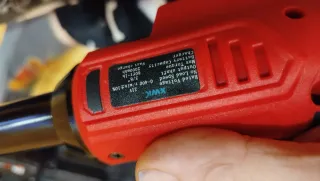 NUEVA! Llave larga de trinquete con 2 baterías 21V