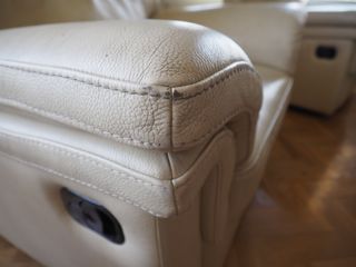 2 sillones de cuero beige reclinable