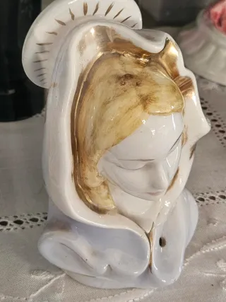 Madonna in Preghiera Ceramica Dorata