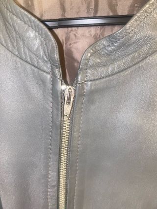 Chaqueta de piel gris Falta lustrar