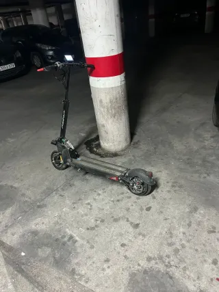 Patín eléctrico el manilla está roto