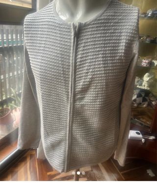 Rebeca gris con cremallera marca antea