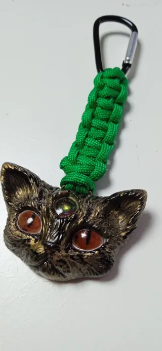 Llavero Gato 3 Ojos Resina