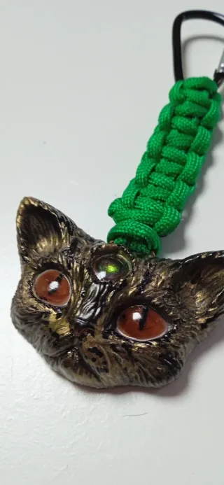 Llavero Gato 3 Ojos Resina