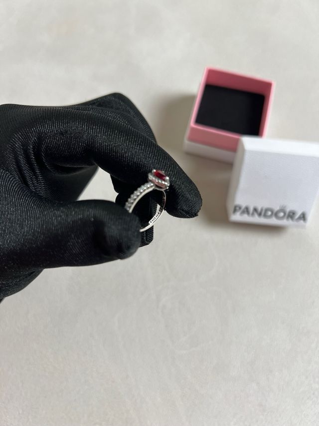 Anillo Pandora Corazón Rojo y Plata