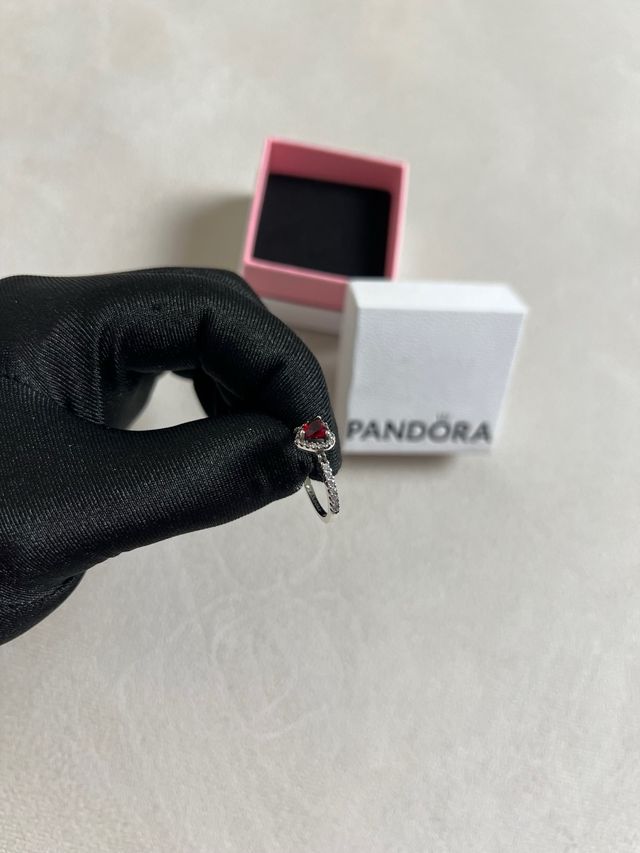 Anillo Pandora Corazón Rojo y Plata