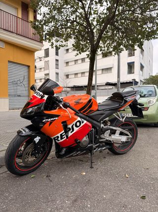 Honda CBR 600RR Negra y Naranja