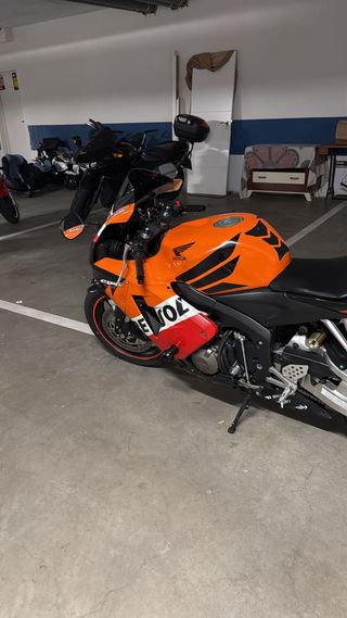 Honda CBR 600RR Negra y Naranja