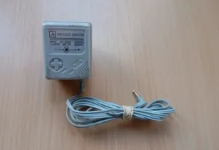 TRANSFORMADOR CONSOLA NINTENDO GAME BOY CLÁSICA